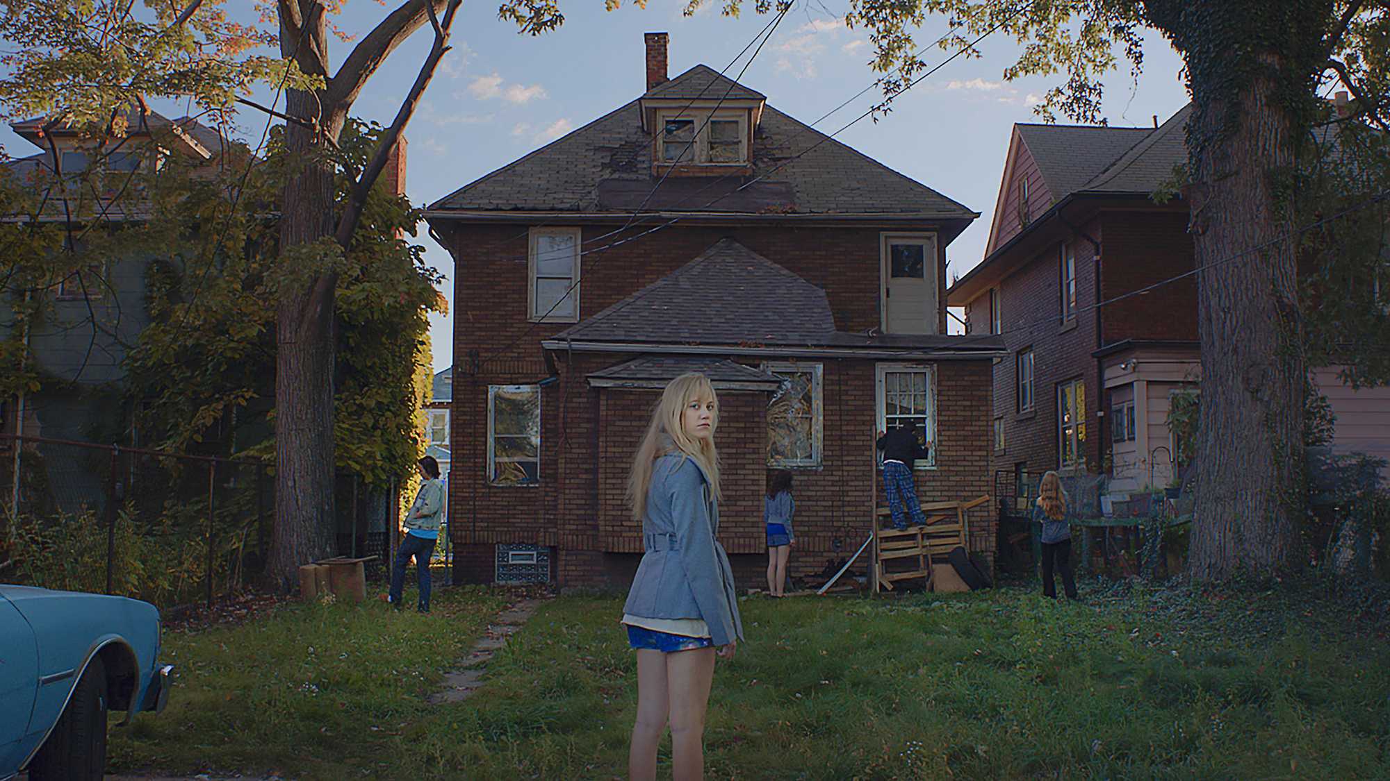 It Follows (image 1)