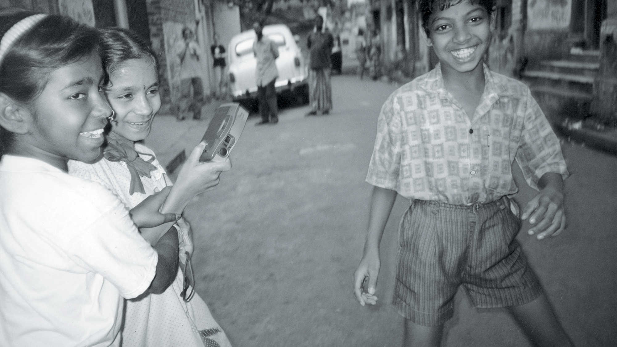 Born Into Brothels: Calcutta's Red Light Kids (image 1)