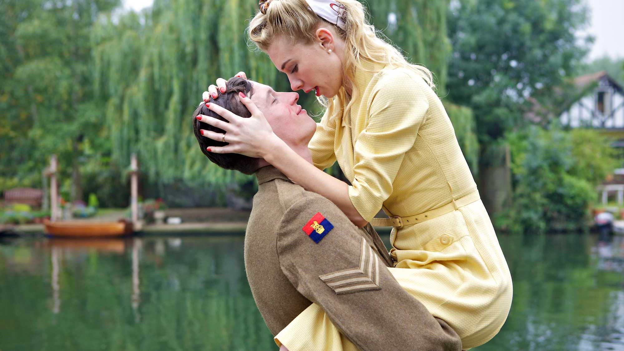 Queen and Country (image 1)
