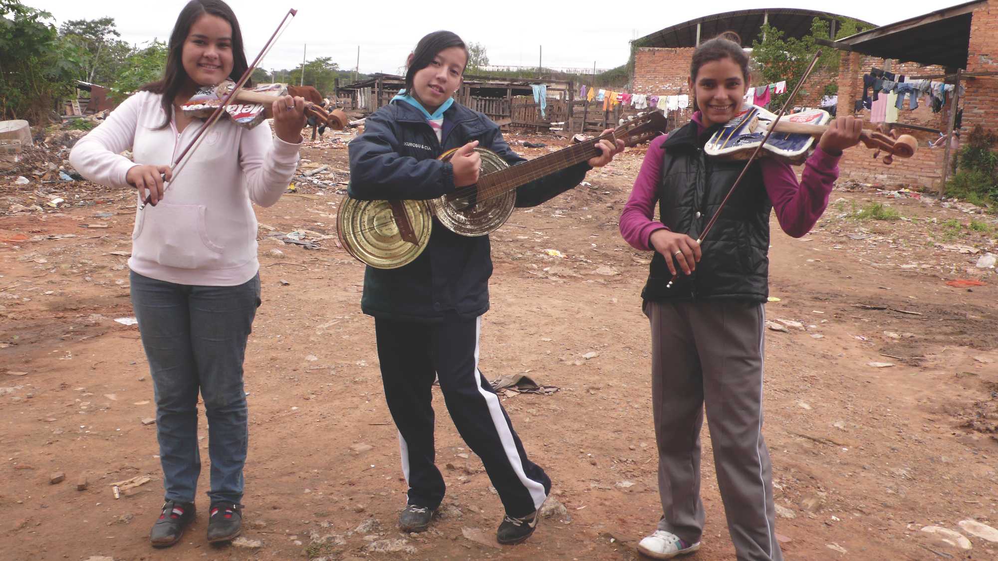 Landfill Harmonic (image 2)